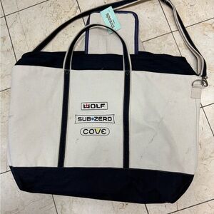 Threads by Peerless “Wolf Sub-Zero Cove” Canvas Tote Bag